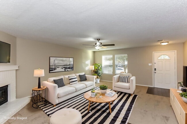 Building Photo - 947 Medina Dr