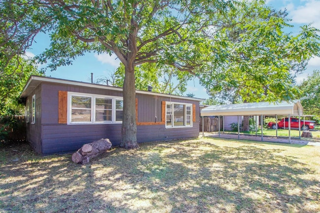 Building Photo - Updated 3 Bedroom Home for Rent in Central Lubbock!