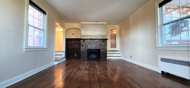 Building Photo - 76 Lakeside Ave