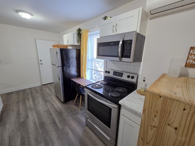 Building Photo - 28 Cliff St