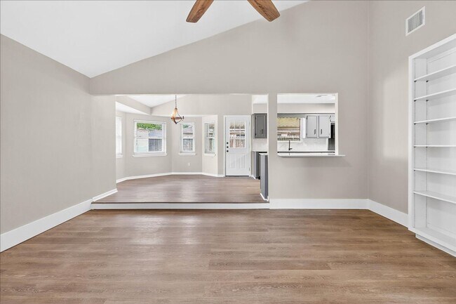 Foto del edificio - 11613 Cripple Creek Dr