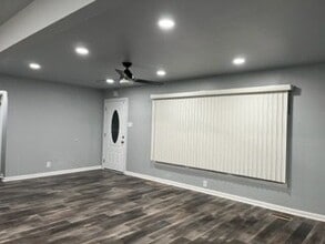 Building Photo - 755 Ashwood Ave