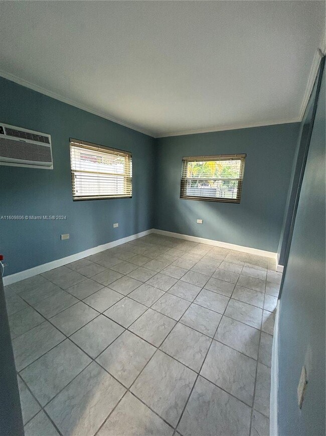 Foto del edificio - 15320 NE 13th Ave