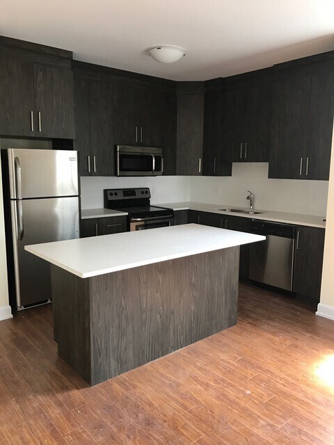 Photo du bâtiment - 87 Melrose Av