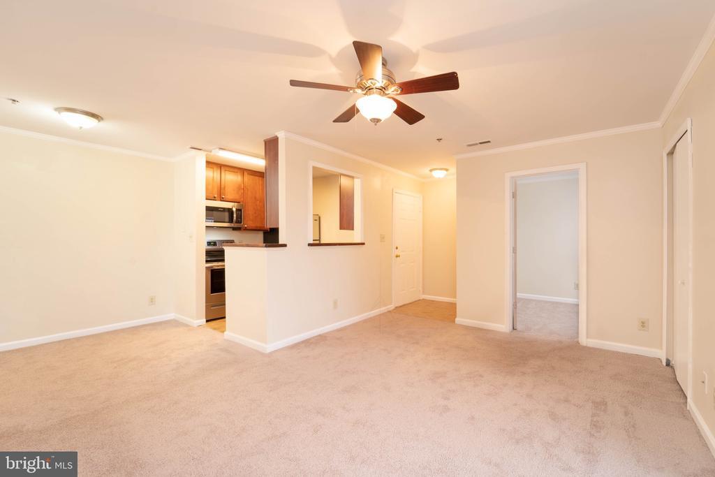 75 Fern Oak Cir Unit 75A303, Stafford, VA 22554 Room for Rent in