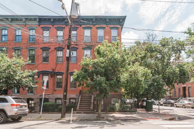 Building Photo - 612 Jersey Ave