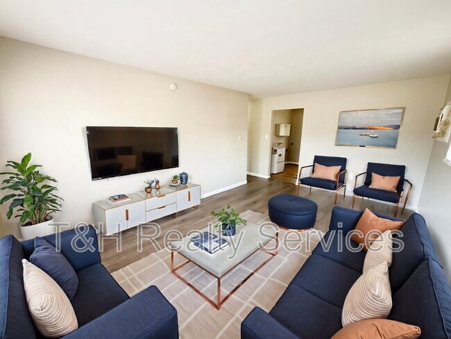Building Photo - 5048 Hardegan St