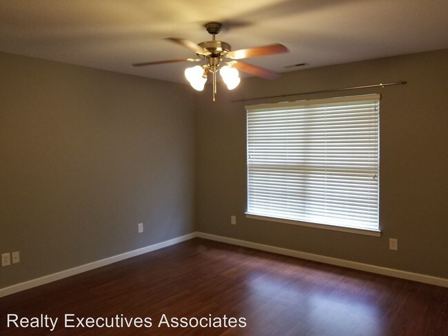 Foto del edificio - 105 Sherwood Place Way