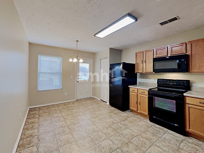 Building Photo - 5000 Hancock Cir