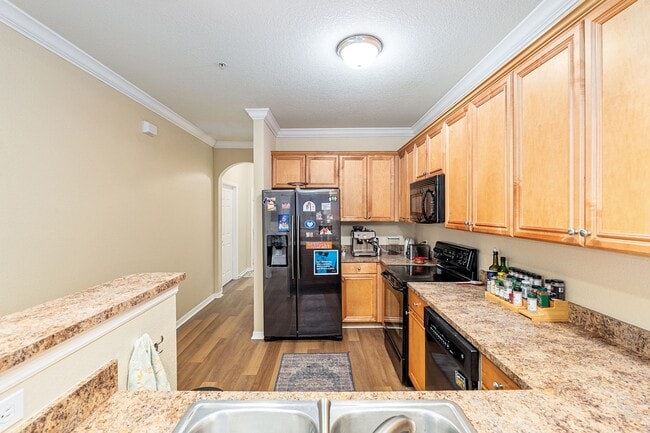 Building Photo - Campus View North #204