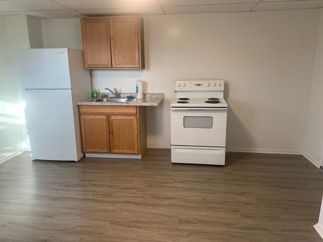 Foto del edificio - Coming soon! 2nd Floor Efficiency Room -So...