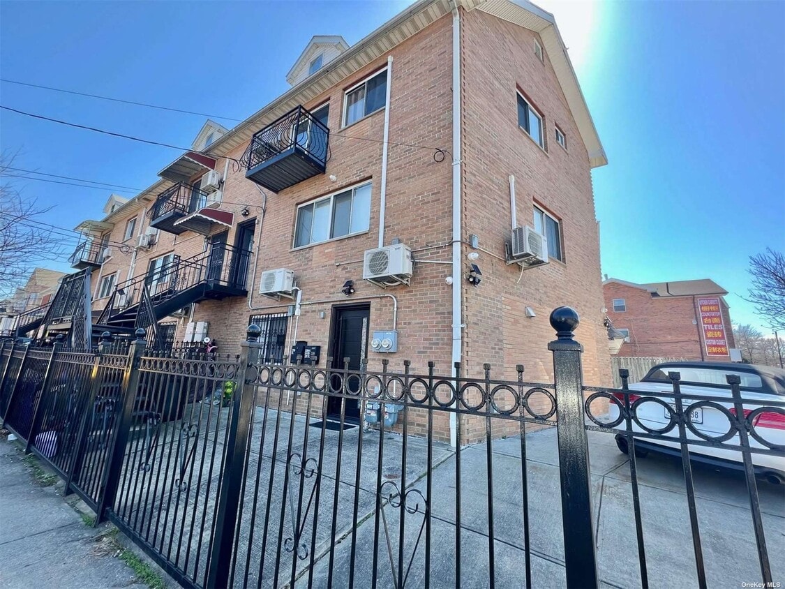 13004 58th Rd, Queens, NY 11355 Townhome Rentals in Queens NY