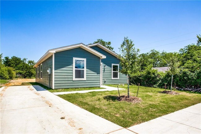 Building Photo - 2117 S Edgewood Terrace