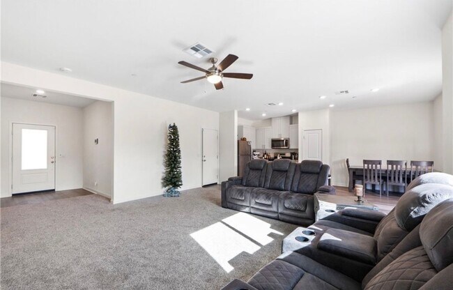 Building Photo - 12383 Ranchito Wy