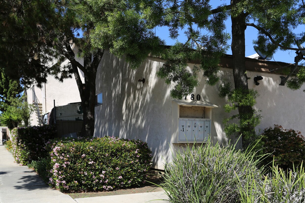 Building Photo - 8780 Mira Mesa Blvd