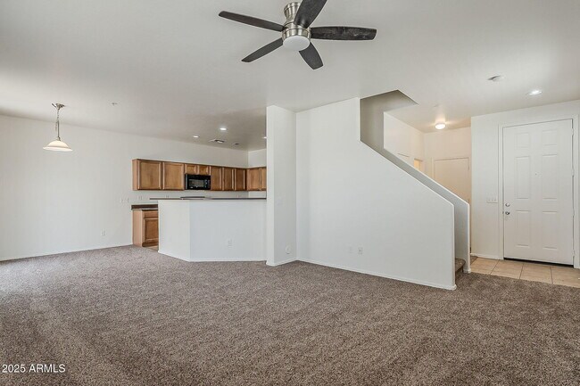 Building Photo - 3022 E Donner Dr