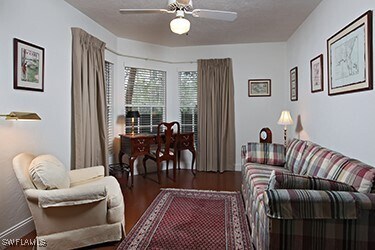 Foto del edificio - 26930 Wedgewood Dr