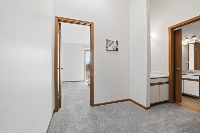 Foto del edificio - 466 Nicole Dr