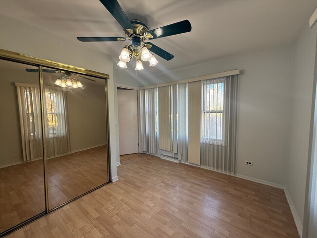 Foto del edificio - 2 Bedroom Unit available in Highland Park!