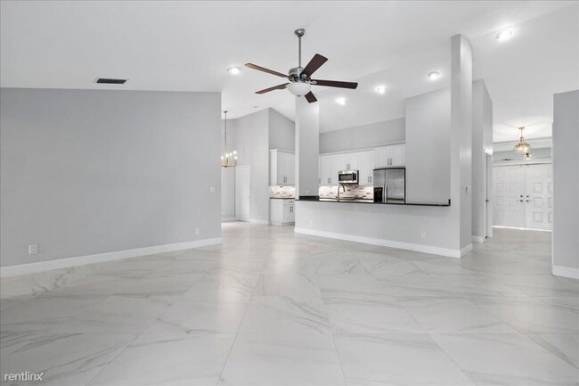 Building Photo - 4 br, 2.5 bath House - 15575 Woodmar Ct