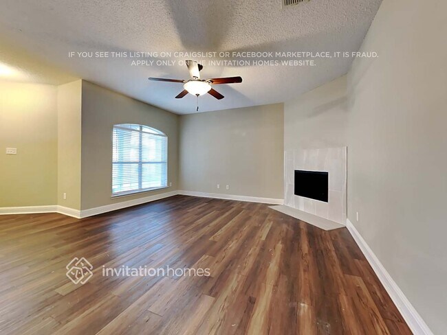 Foto del edificio - 6412 Rainwater Way