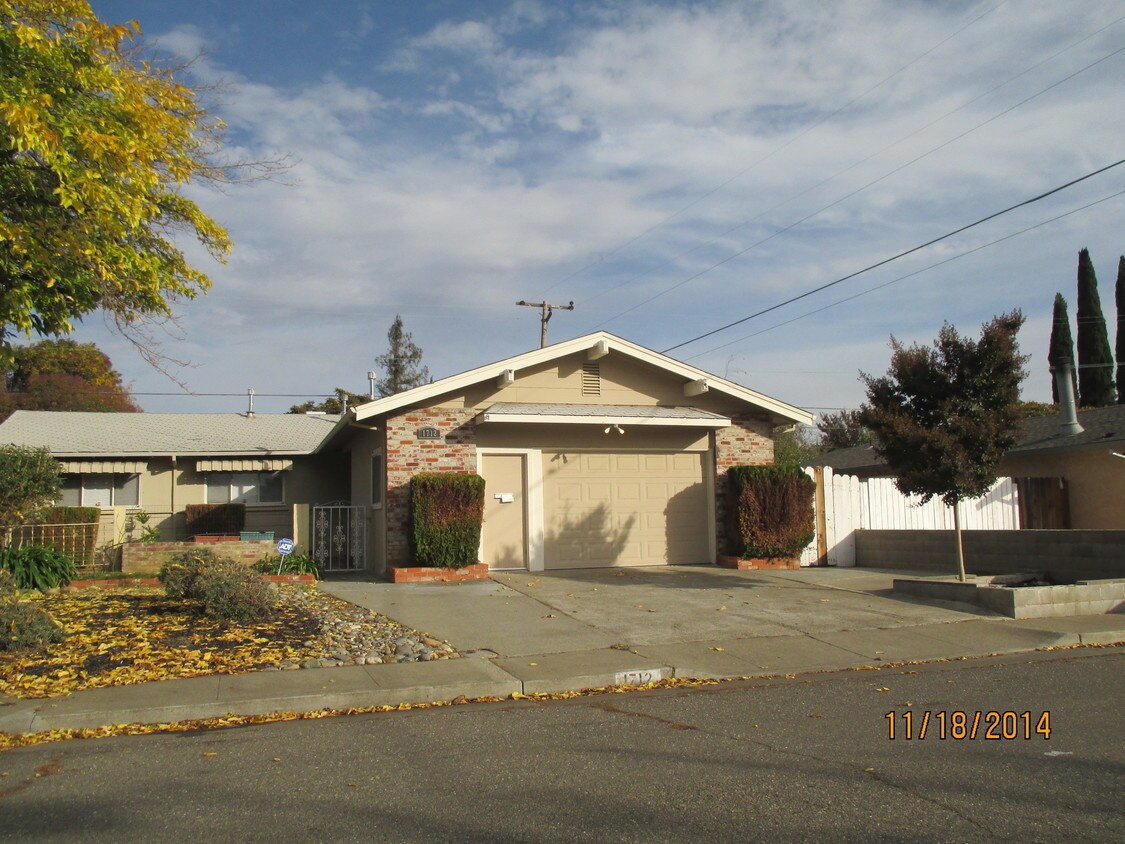 Foto principal - 1712 New Hampshire St