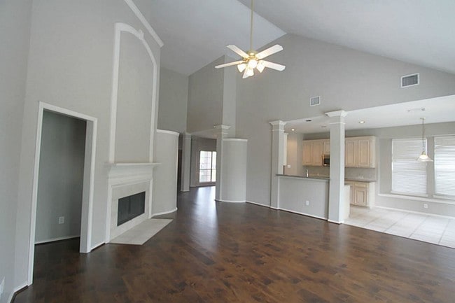 Building Photo - 21923 Maybrook Ct