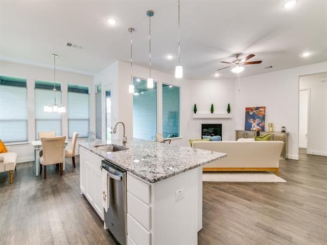 Building Photo - 7623 Coronado Dr