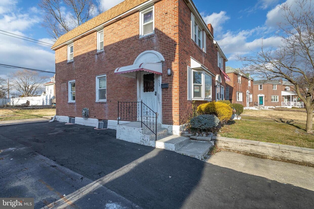 335 Holland St, Crum Lynne, PA 19022 House Rental in Crum Lynne, PA
