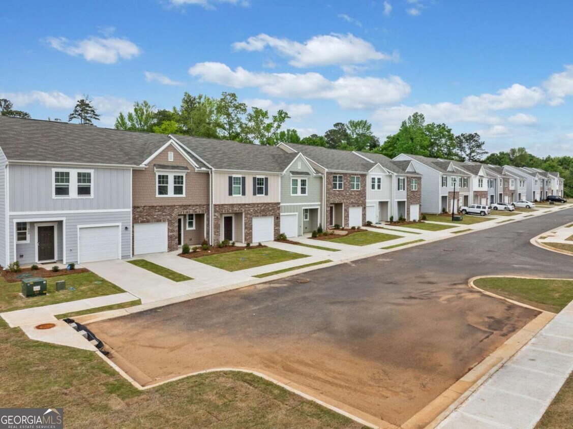 Foto principal - 102 Saginaw Ct