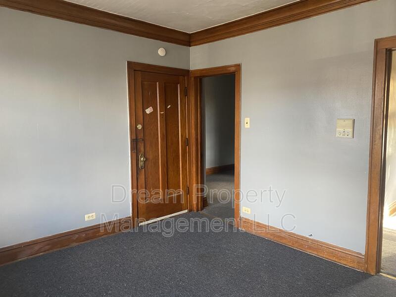 Primary Photo - 7000 S Talman Ave