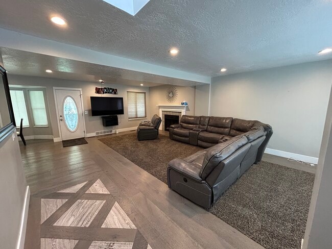 Photo - 1814 Whisperwood Cir House