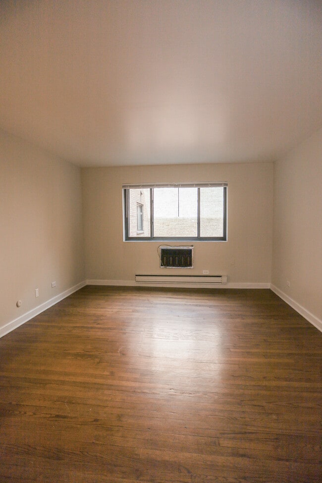 Building Photo - 5859 N Winthrop Ave