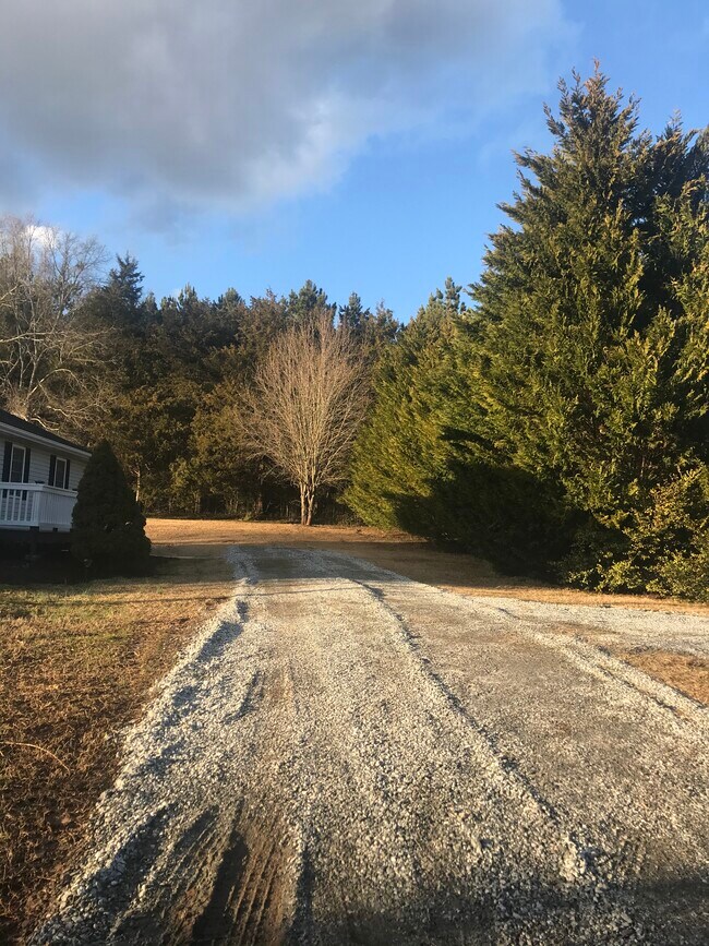 Nuevo camino de grava - 1619 Cedar Rock Church Rd