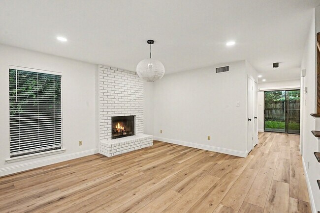 Foto del edificio - 2101 Mistletoe Ave