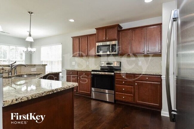 Foto del edificio - 4955 Longburn Ln