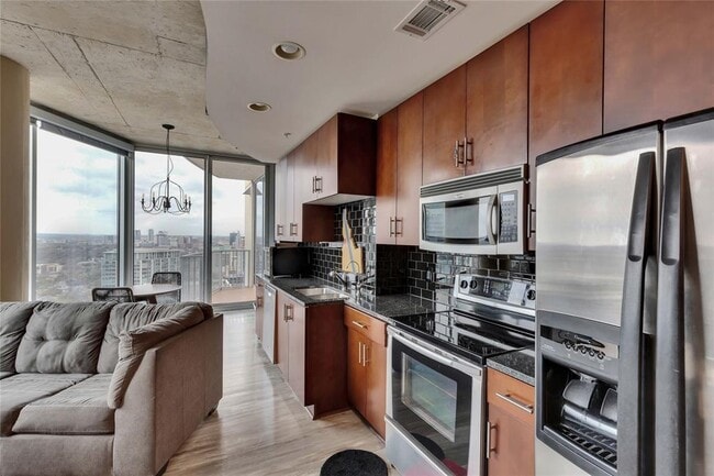 Building Photo - 360 Nueces St