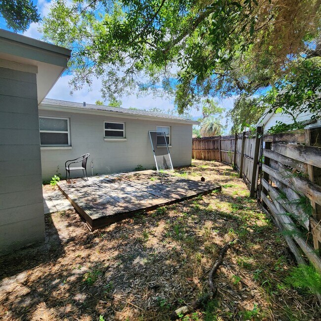 Foto del edificio - 3/2 Corner Lot Home