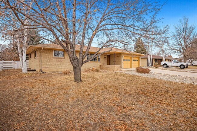 Building Photo - Central Loveland 4 bedroom, 2.5 bathroom h...
