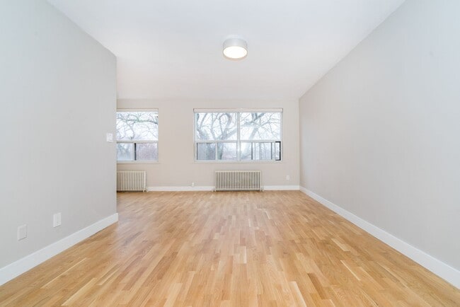 Building Photo - 12 Bater Ave