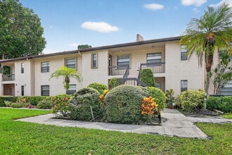 Building Photo - 9268 Vista Del Lago