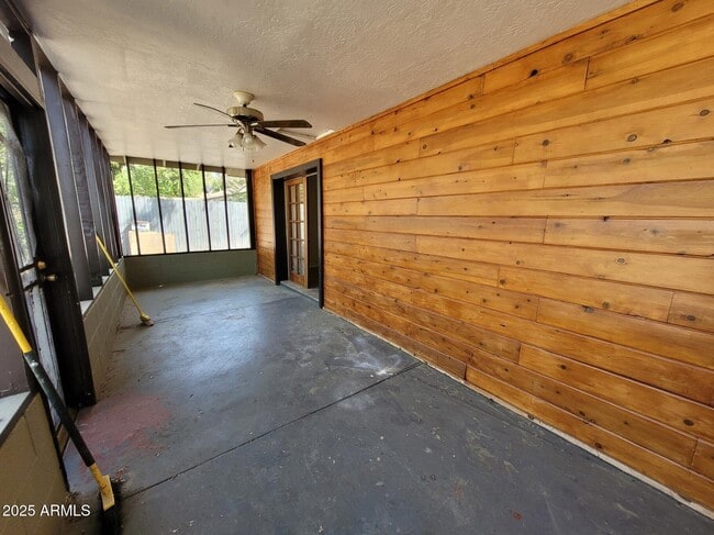 Building Photo - 16685 Shrine Dr