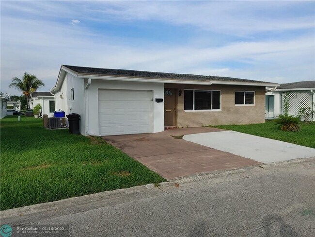 Building Photo - 6805 NW 14th Pl