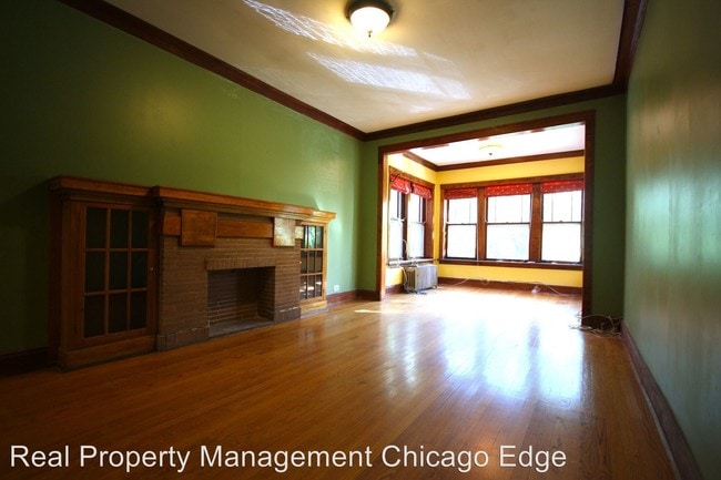 Building Photo - 1404 W Thorndale Ave