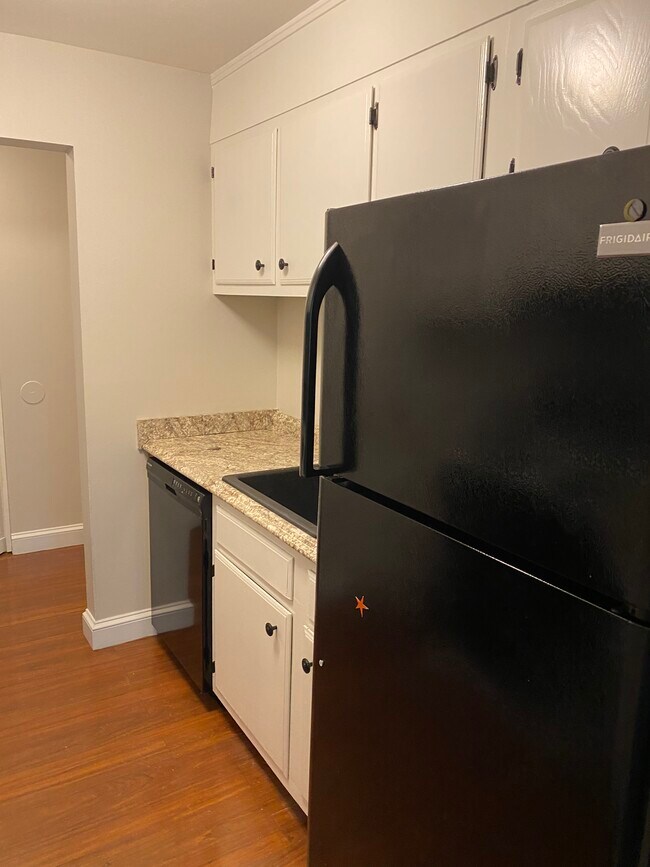 Galley kitchen - 8 Louisburg Sq