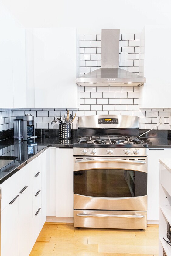 Foto principal - 811 4th St NW