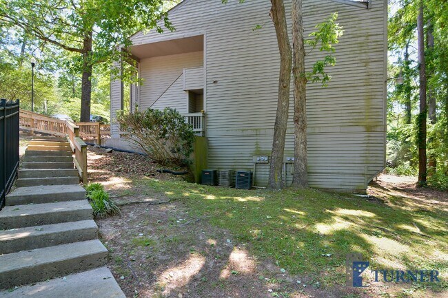 Building Photo - 3006 Village Creek Dr, Columbia, SC 29210