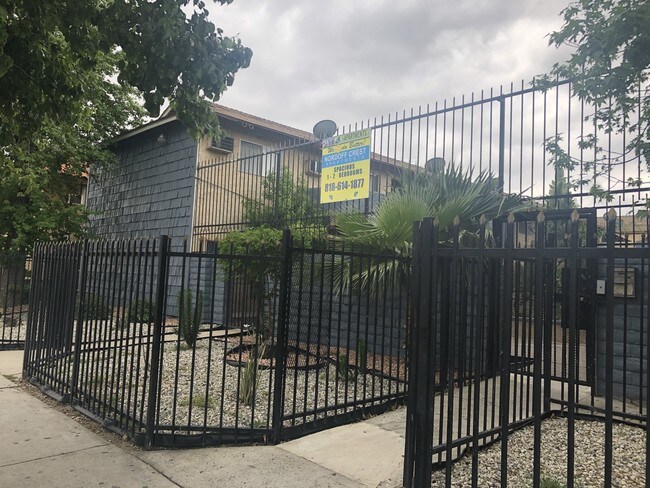 Building Photo - 15236 Nordhoff St