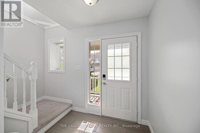 Building Photo - 812 Sandcherry St