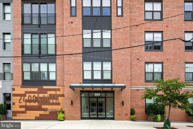 Building Photo - 600 S 24th St